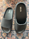 Luvly Black