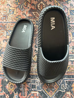 Luvly Black